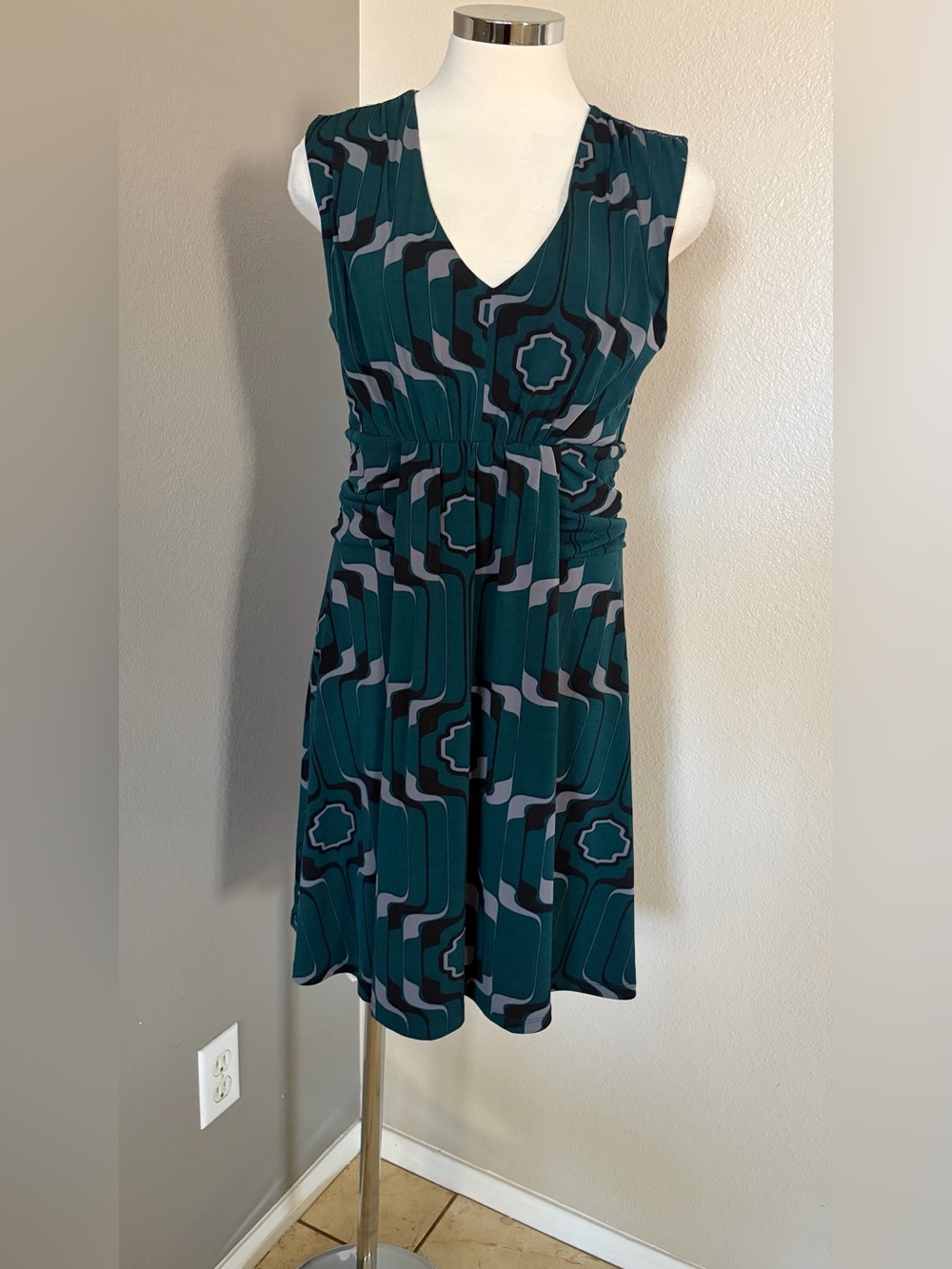 Banana Republic Teal & Gray Geometric V-Neck Dress
